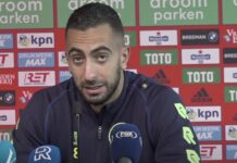 Sparta aanvoerder Adil Auassar voor de camera's