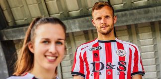 Sparta spelers presenteren nieuwe thuisshirt