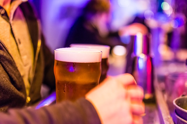 Bier aan de bar