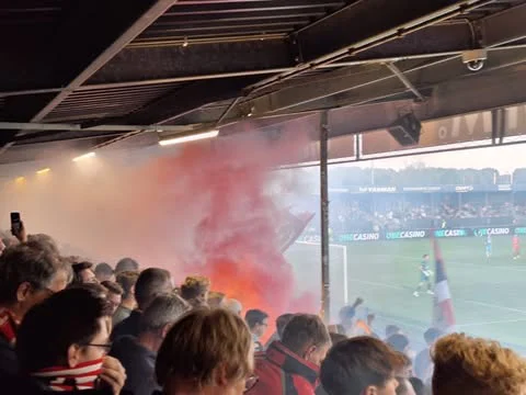 Almere uit uitvak