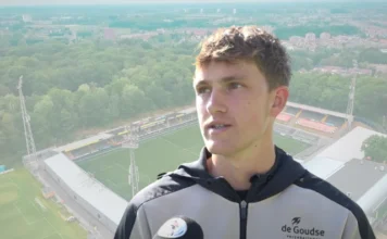 Jorn Triep met als achtergrond satdion de Koel