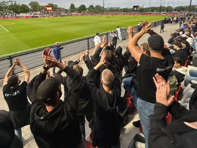 Spartafans vieren feest op zuid